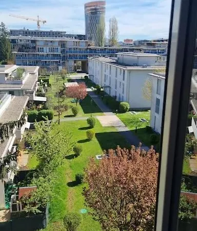 Апартаменты Charming Flat In A Quiet Location *