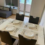 Charming Flat In A Quiet Location 아파트 그라츠
