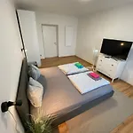 Charming Flat In A Quiet Location * 그라츠