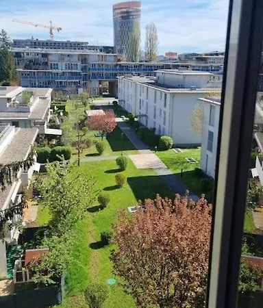 Appartement Charming Flat In A Quiet Location *